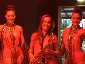 Danseressen en sax in Recycle Lounge Club Amsterdam